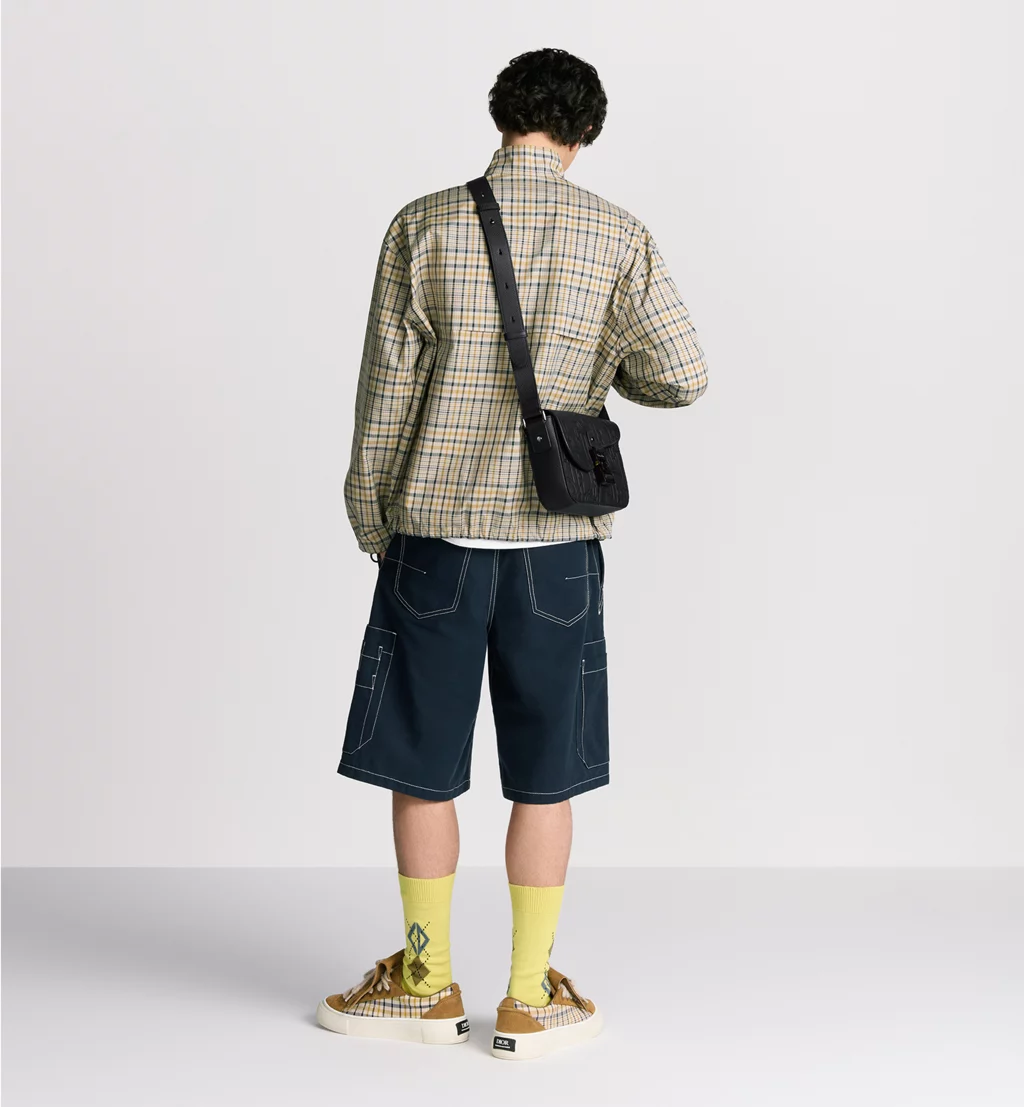 Small Saddle Messenger Bag with Flap - Image 7